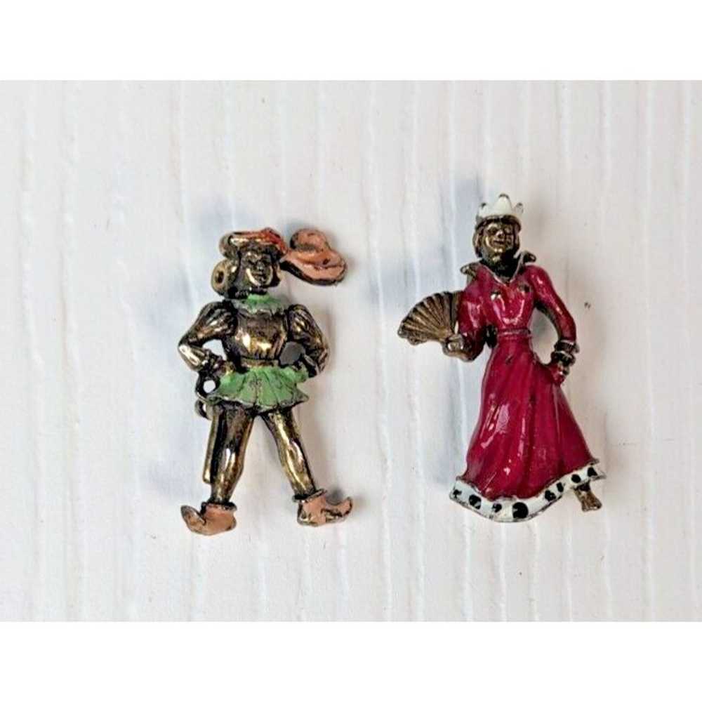 vintage renaissance characters queen & man pins b… - image 2