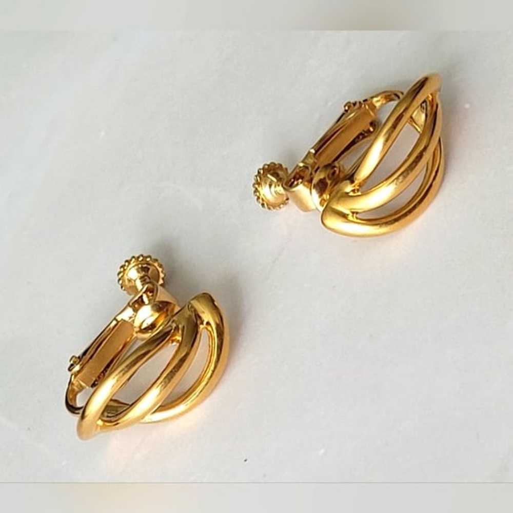 Vintage Napier Gold Clip-on Earrings Costume Jewe… - image 4