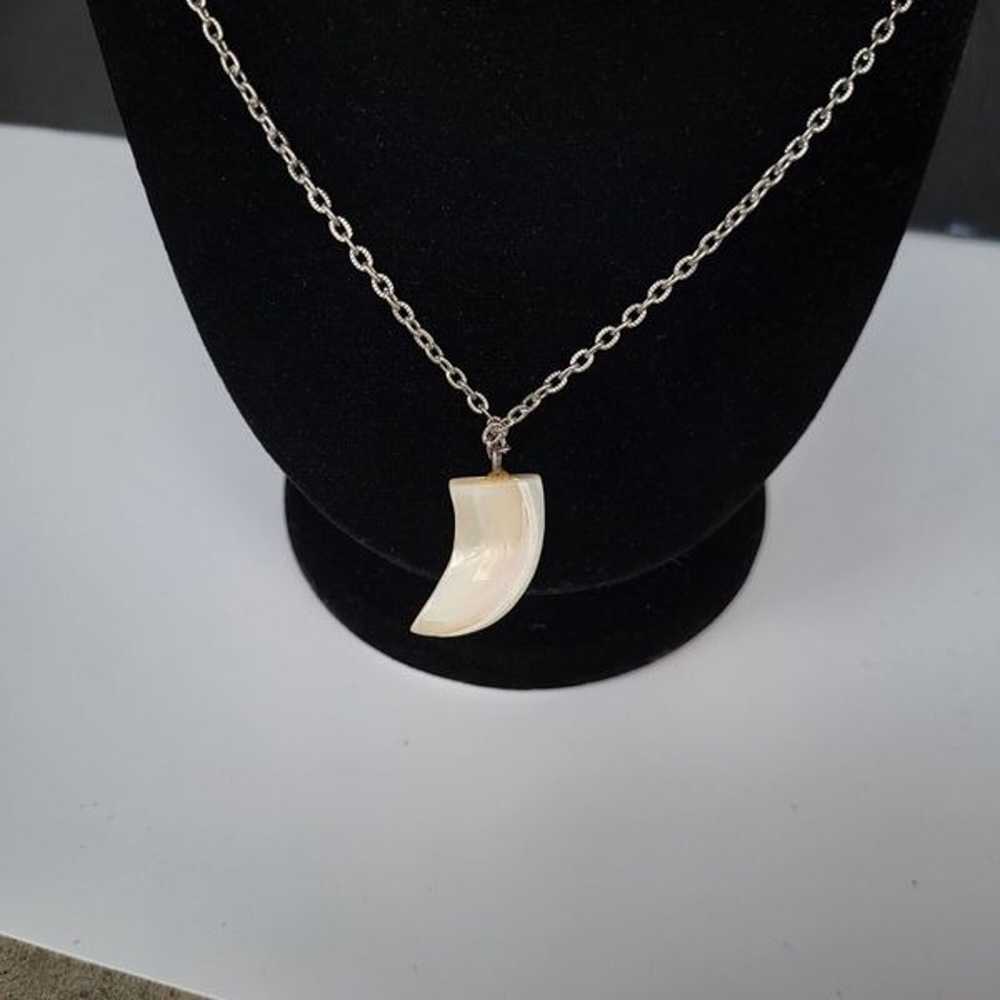 Vintage Mother of Pearl "Shark Tooth" Necklace 24… - image 3