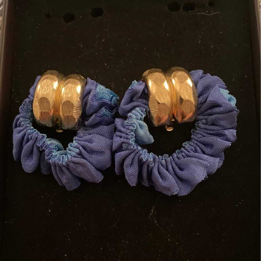 Vintage Clip on Earrings - image 2