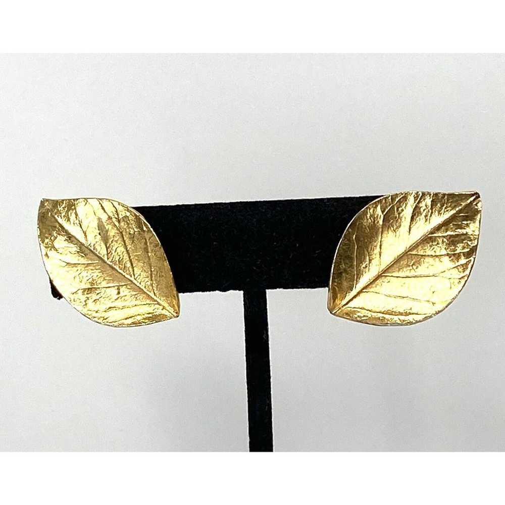 Crown Trifary Clip Ons Earrings Gold Tone Leaves … - image 6