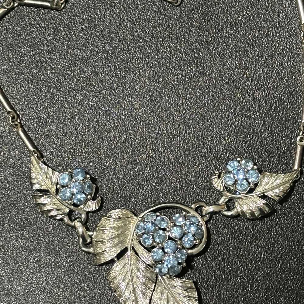 Vintage 1950's Blue Rhinestone Silver Floral Neck… - image 2