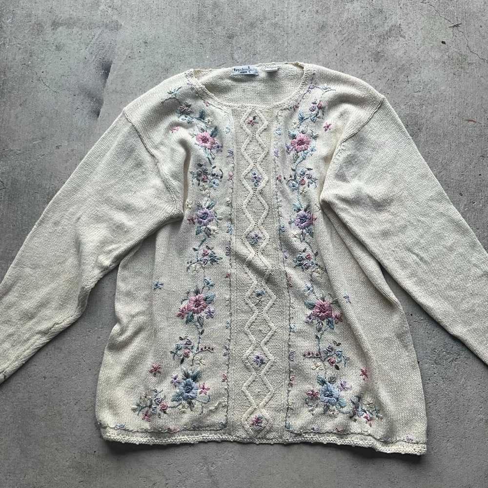 Embroidered flower sweater - image 5