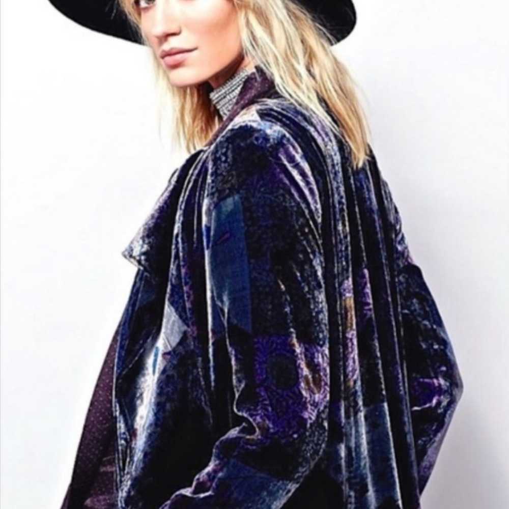 Free People Printed Velvet Jacket - image 5