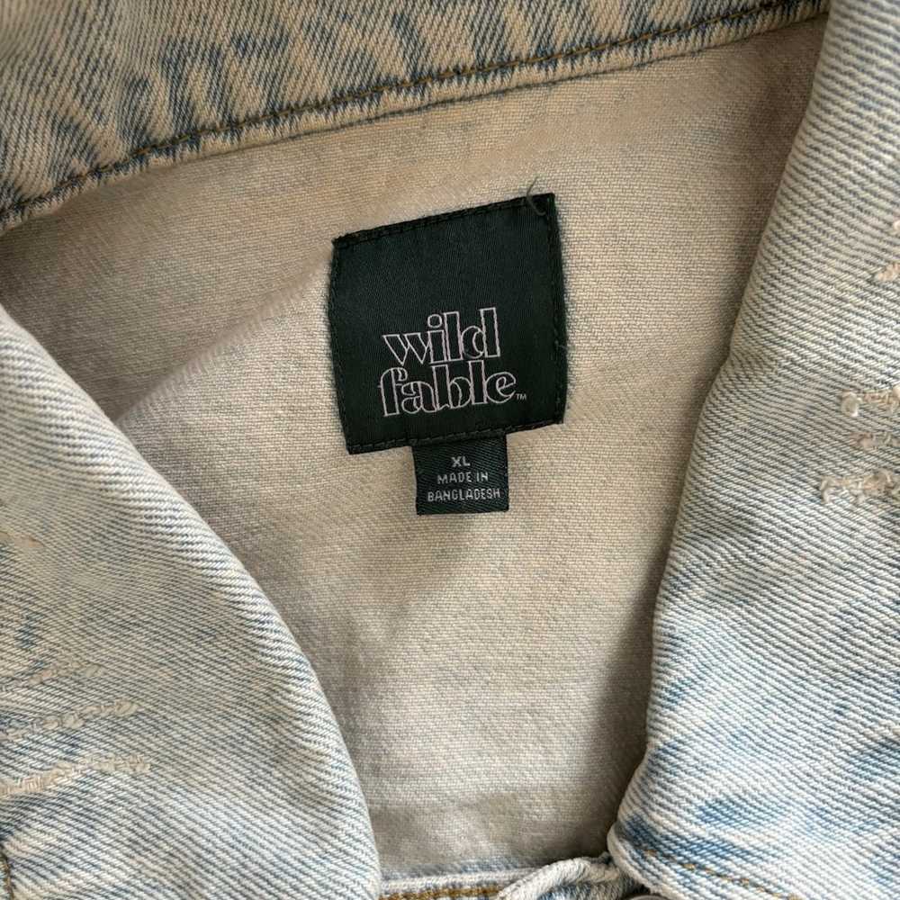 CROPPED LIGHT WASH JEAN JACKET - image 2