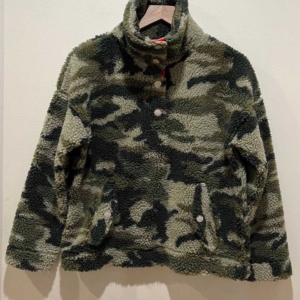 J Crew Vintage Fleece Green Camo Pullover - women… - image 1