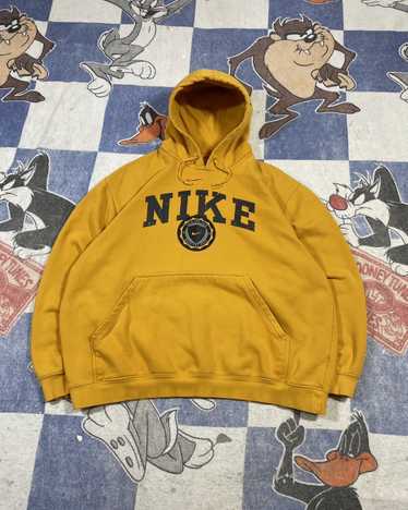 Nike × Vintage Vintage Nike spell out center swoo… - image 1