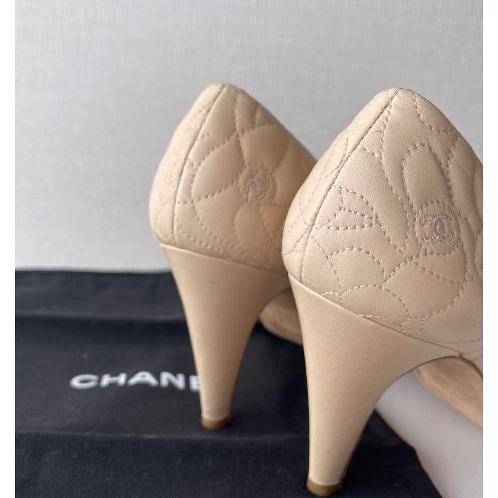 Chanel Chanel beige Camellia logo cc quilted leat… - image 4