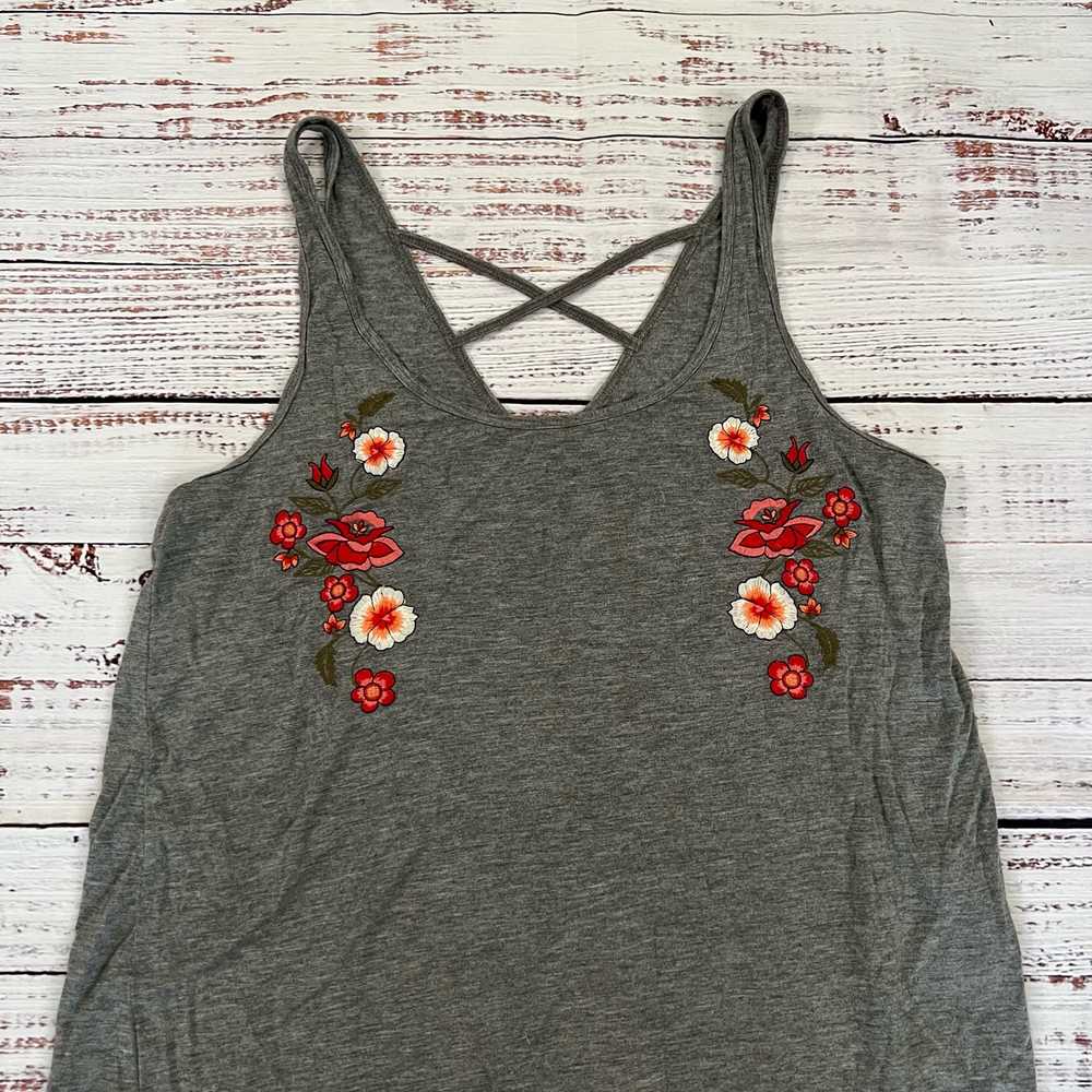 Hollister Floral Embroidered Tank Top Size Small … - image 3