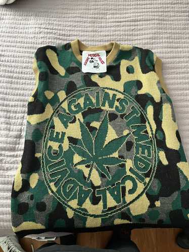 Streetwear AGAINST MEDICAL ADVICE WEED VEST