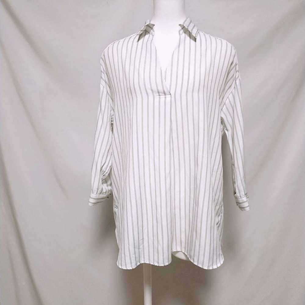 Excellent condition! Saria Skipper top pinstripe … - image 2