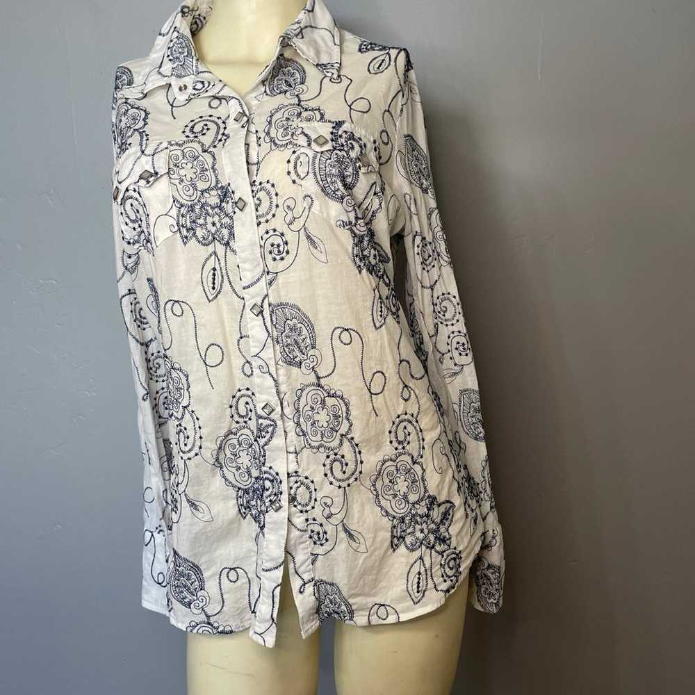 Vtg Roper Shirt Womans Large Floral White Blue Em… - image 1