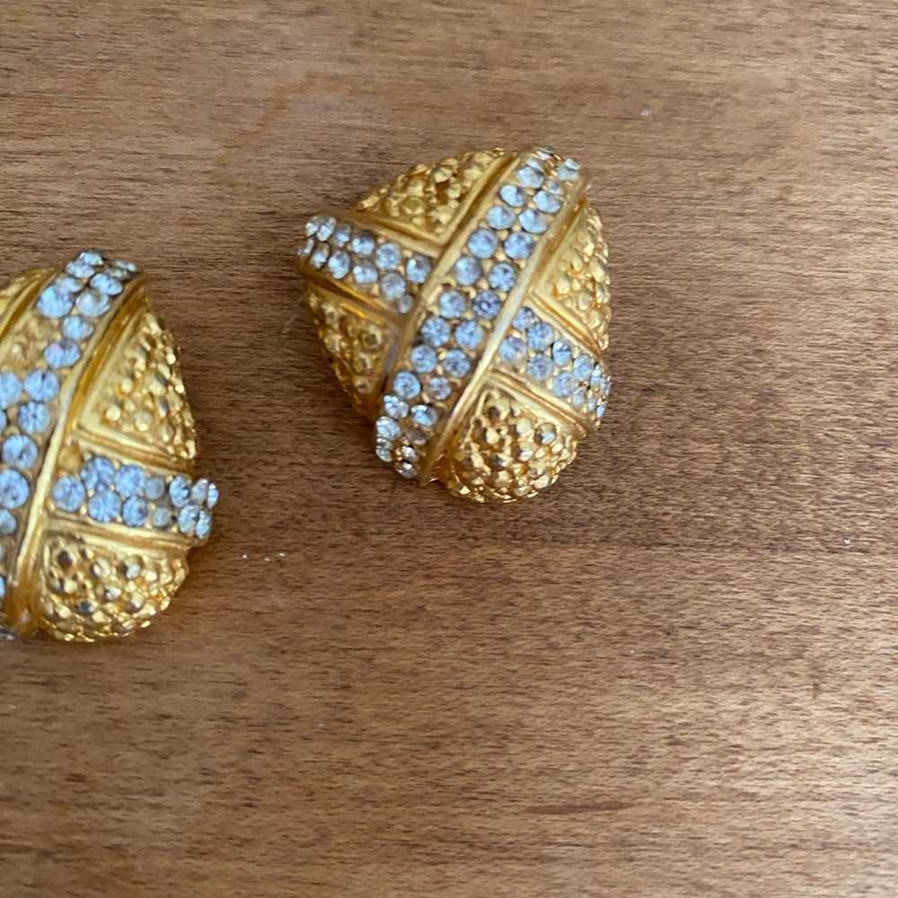 RARE VINTAGE CHUNKY GOLD PAVE CLIP ON DIAMOND EAR… - image 3