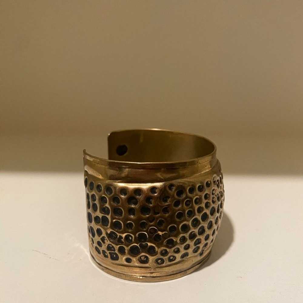 Vintage brass tone hammered bracelet cuff accesso… - image 2