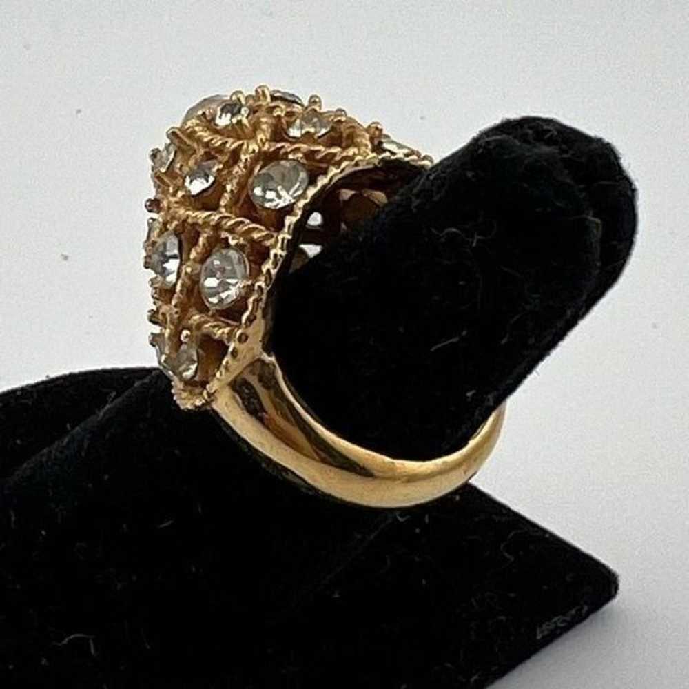 Vintage CROWN TRIFARI Domed Goldtone Ring Diamond… - image 3