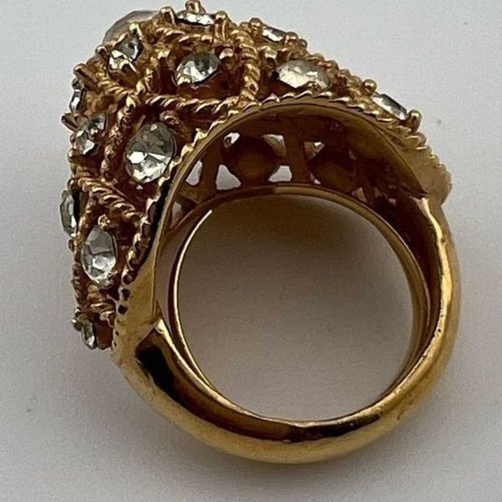 Vintage CROWN TRIFARI Domed Goldtone Ring Diamond… - image 4