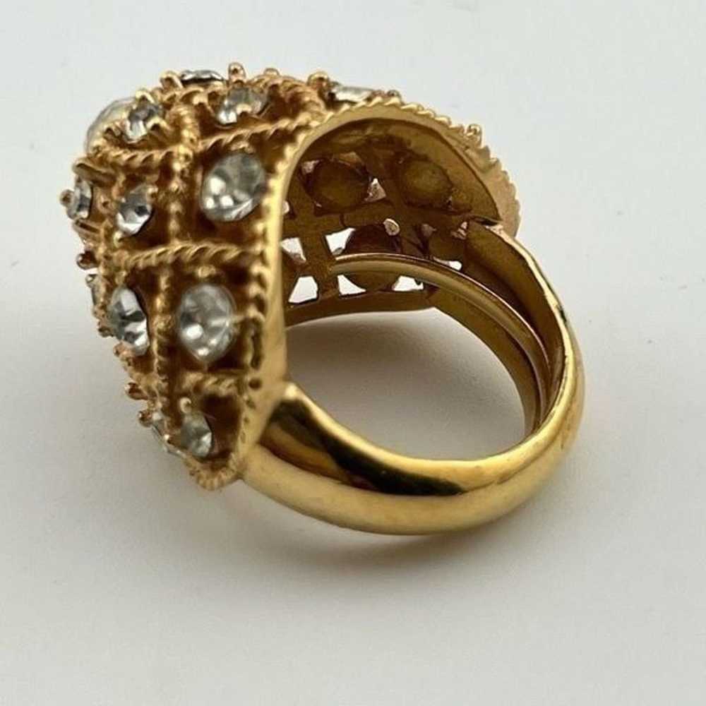 Vintage CROWN TRIFARI Domed Goldtone Ring Diamond… - image 7