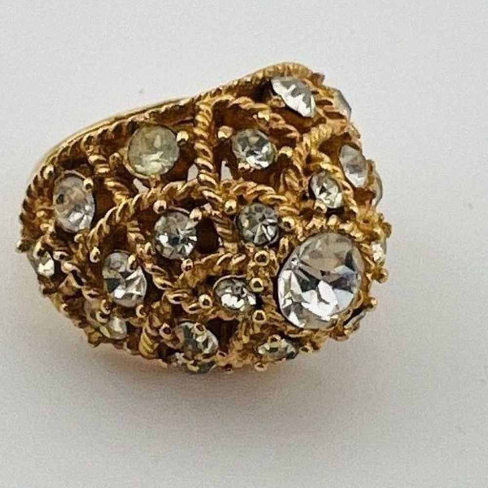 Vintage CROWN TRIFARI Domed Goldtone Ring Diamond… - image 8