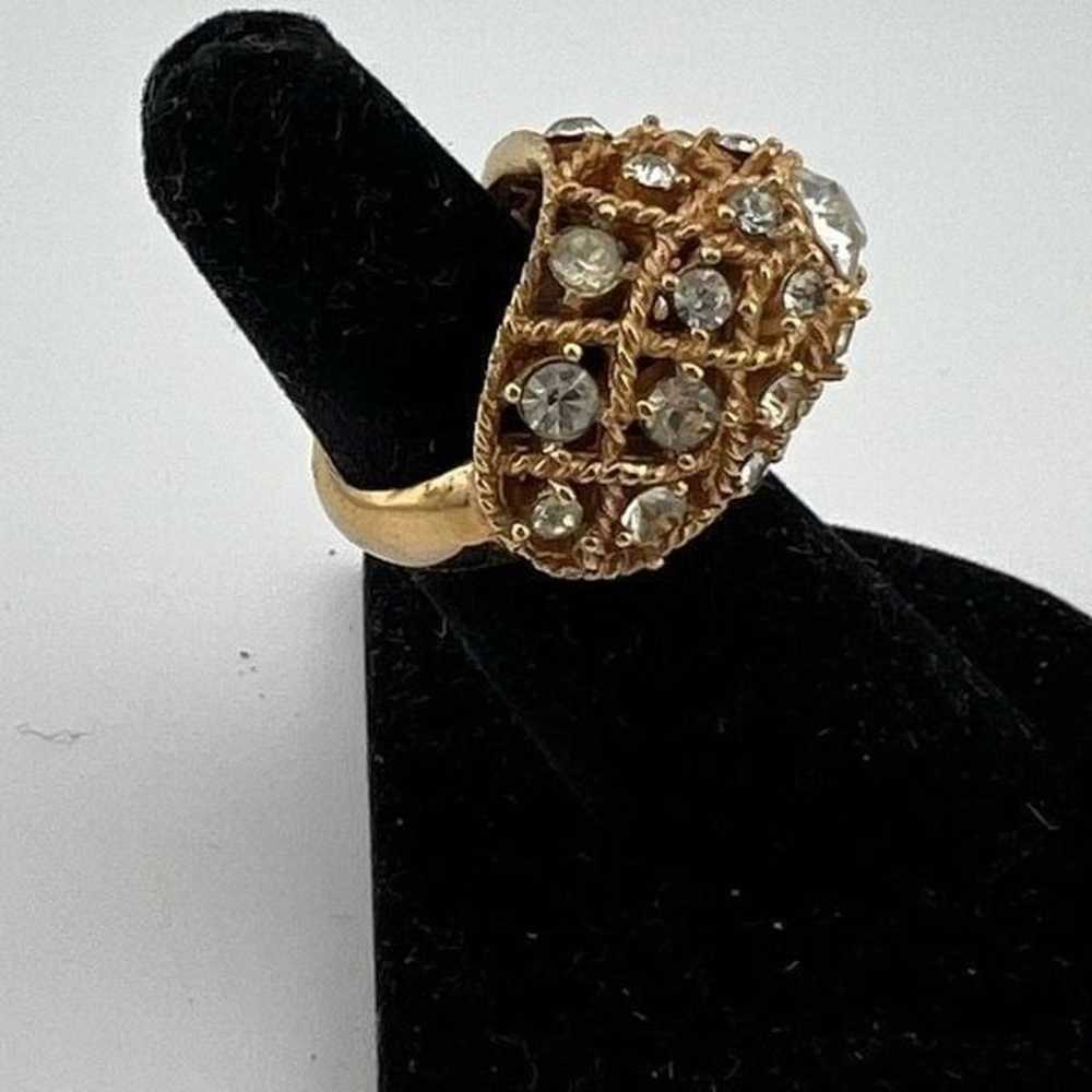 Vintage CROWN TRIFARI Domed Goldtone Ring Diamond… - image 9