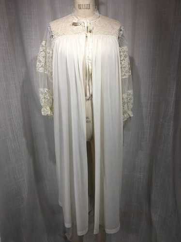 Vintage 1950’s Beige Lace Robe