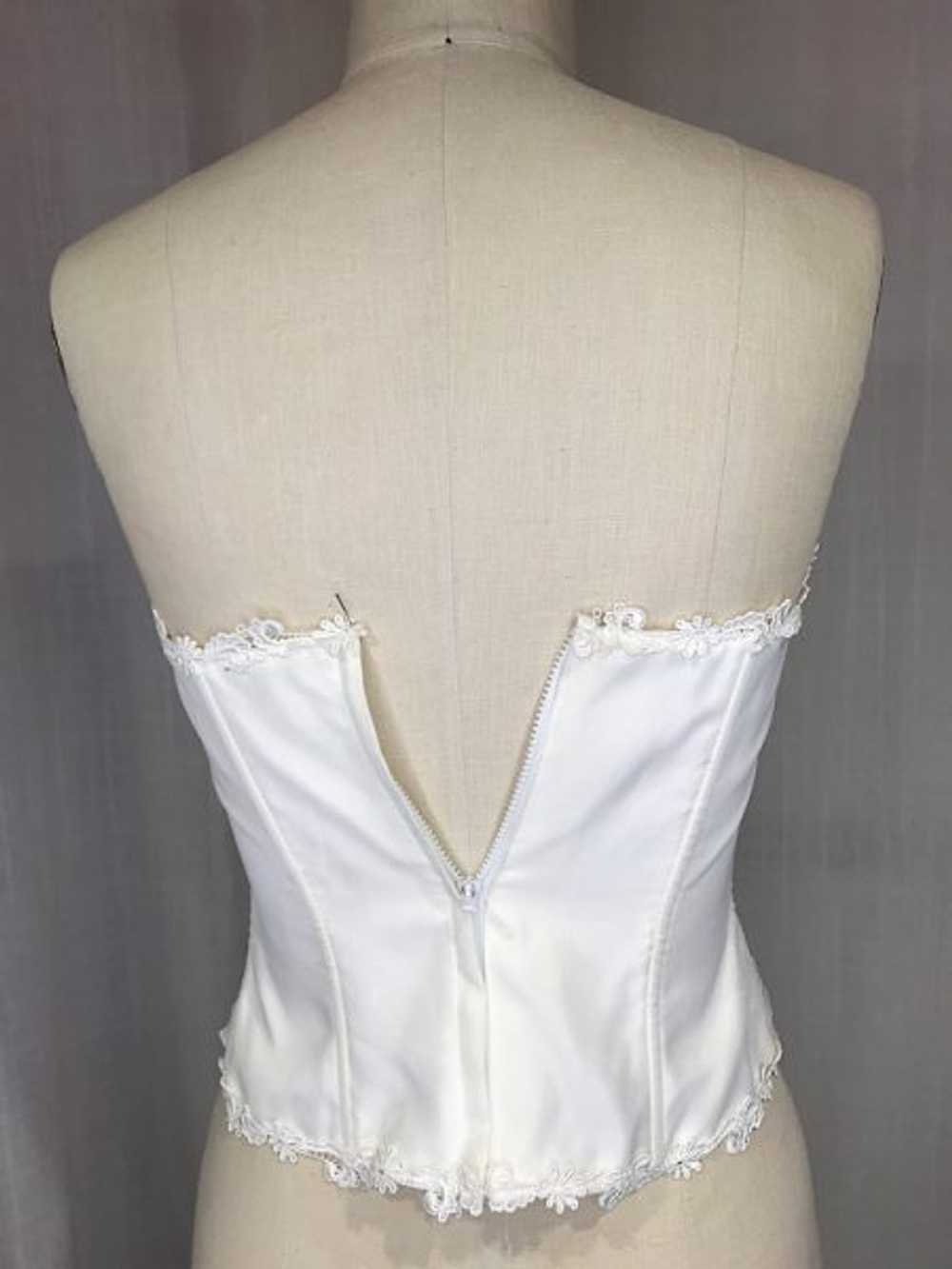 Vintage 2000’s White Lace Bustier - image 5