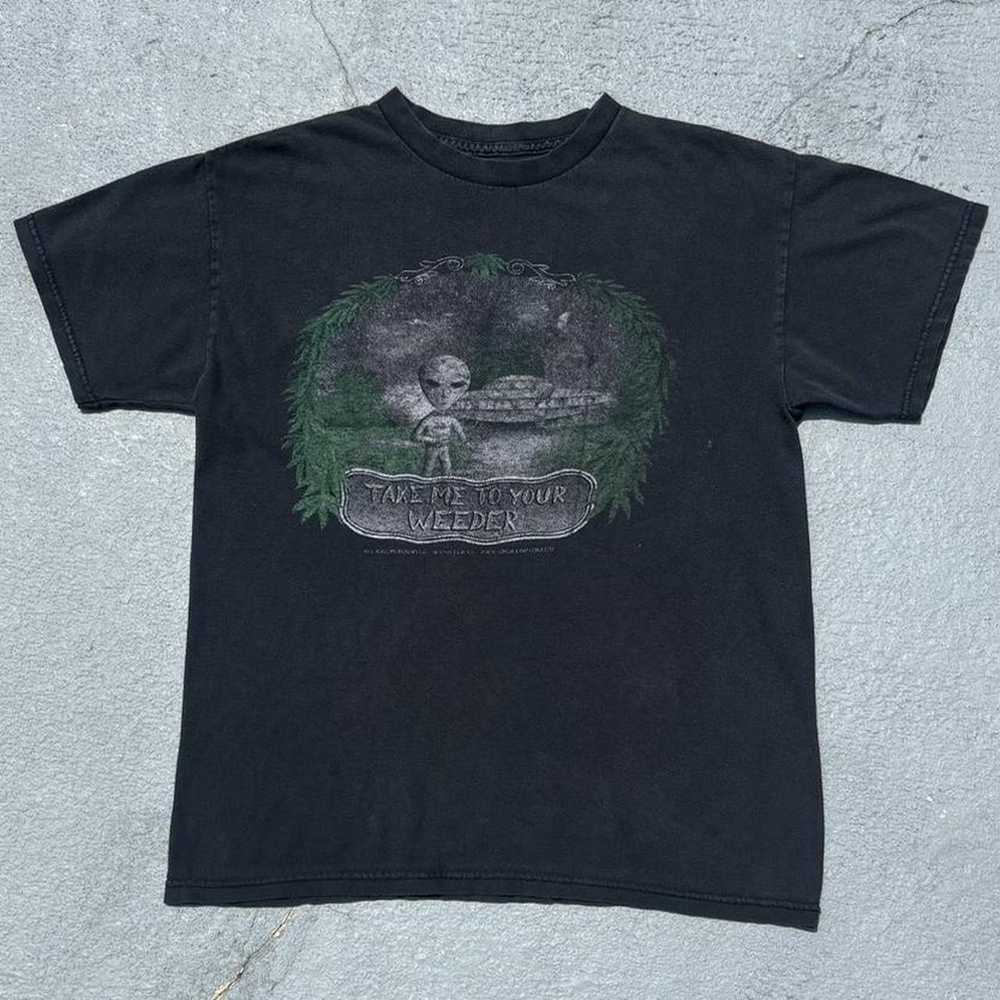 Rare × Vintage Early 2000s Alien Weed Funny Tee - image 1