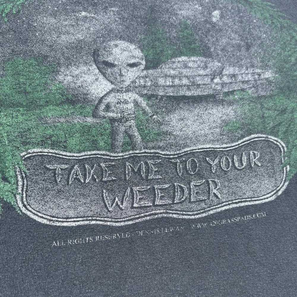 Rare × Vintage Early 2000s Alien Weed Funny Tee - image 3