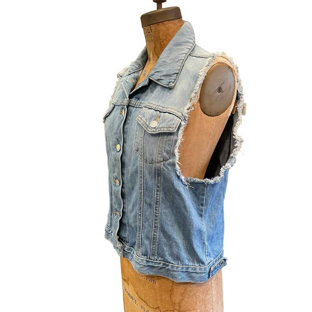 LEVIS Vintage Denim Trucker Vest Sleeveless Distr… - image 2