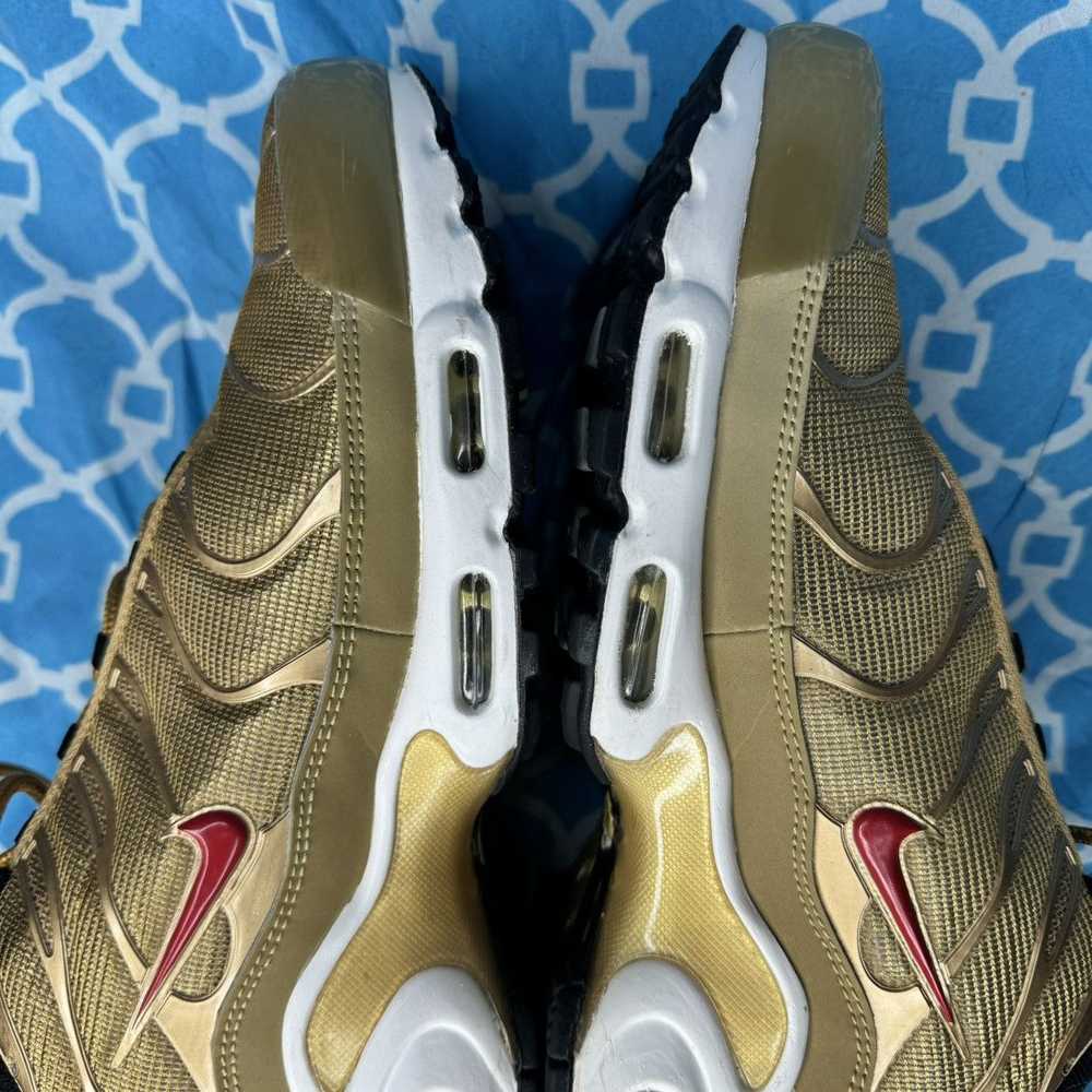 Nike Men’s size 12 Nike Max plus QS metallic gold… - image 11