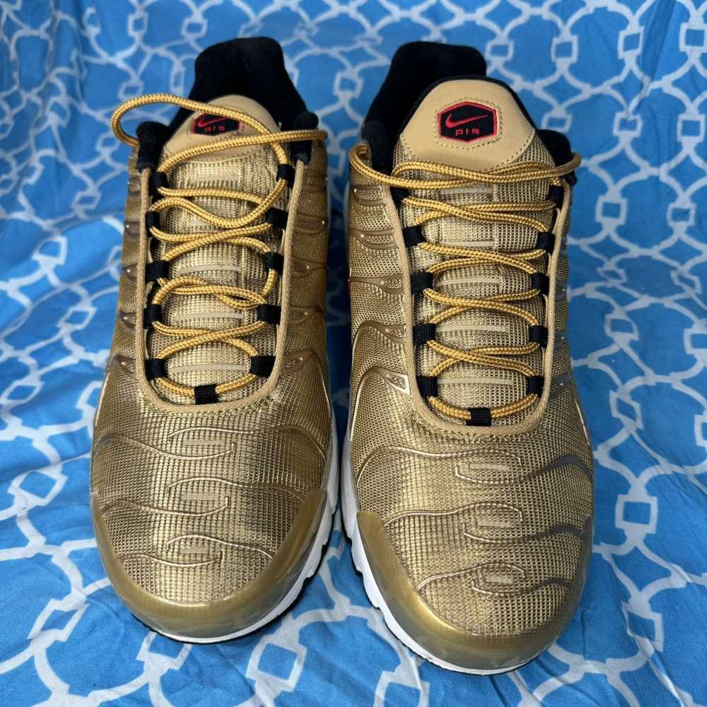 Nike Men’s size 12 Nike Max plus QS metallic gold… - image 2