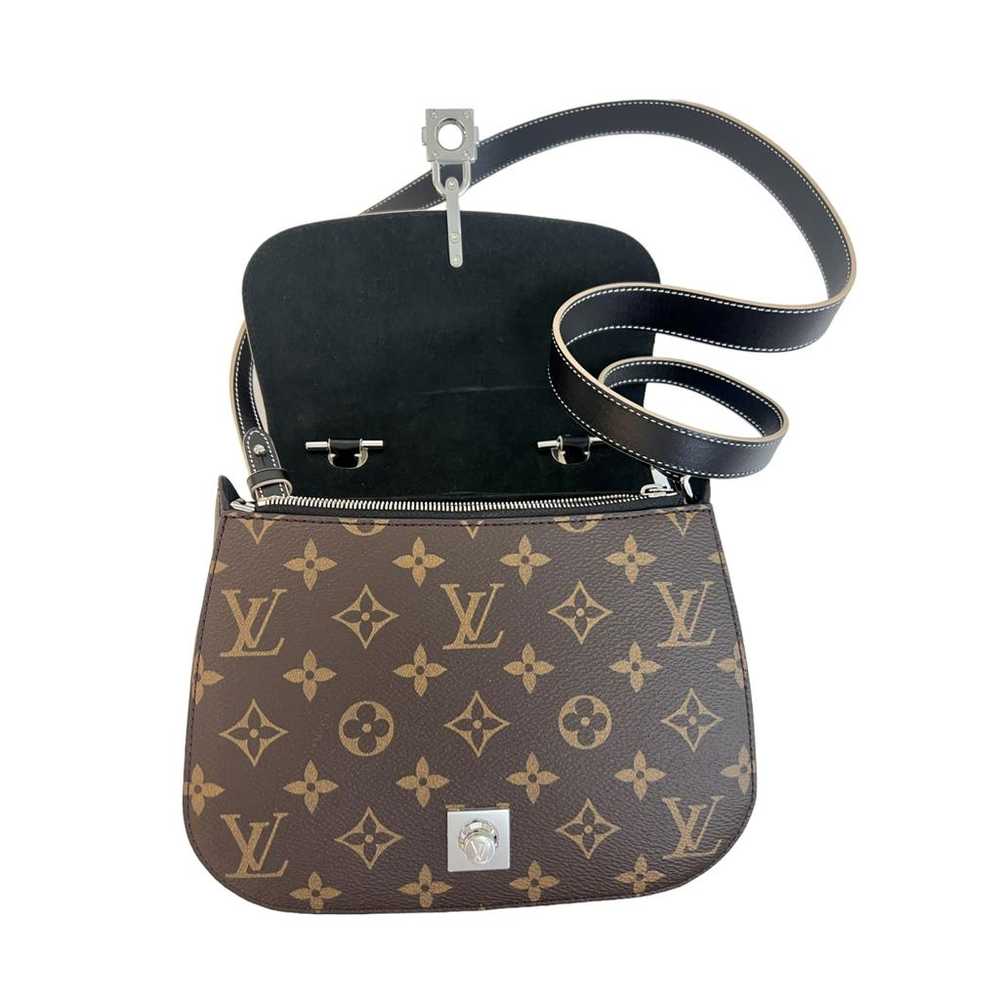 Louis Vuitton Chain It leather handbag - image 6