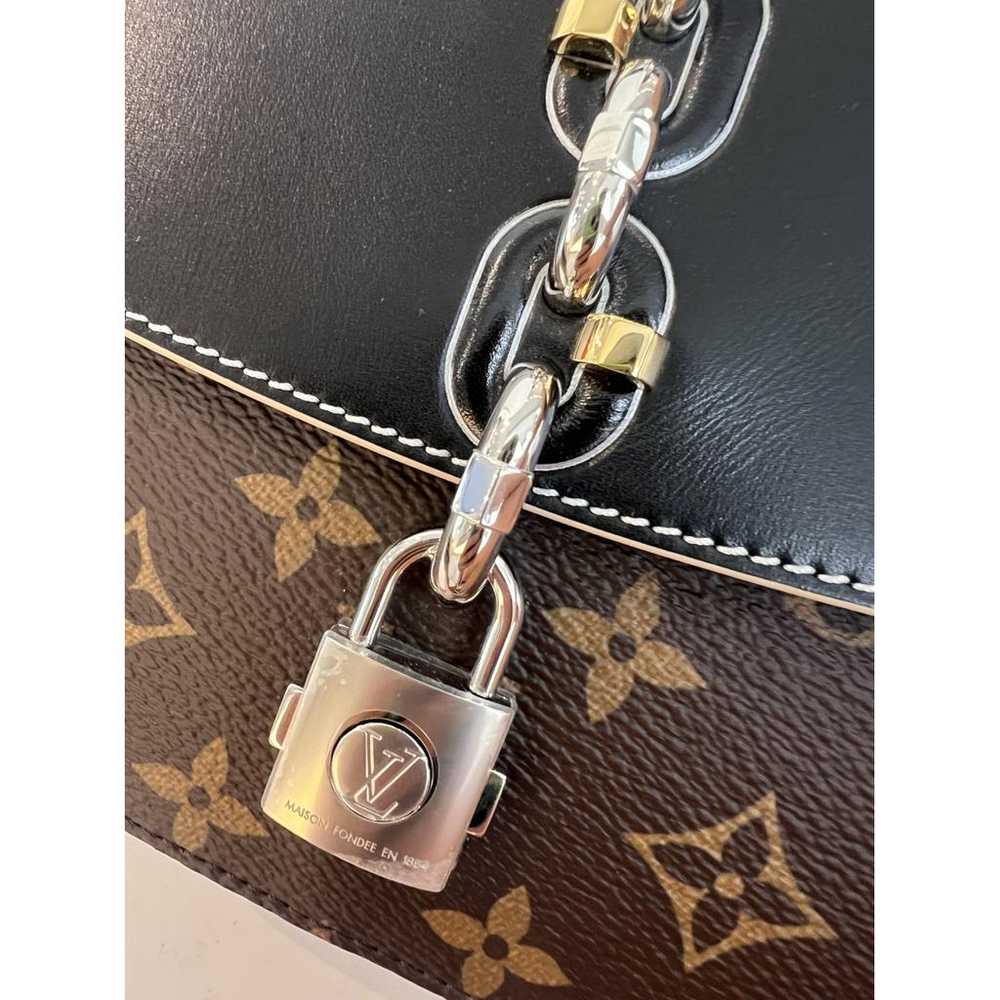 Louis Vuitton Chain It leather handbag - image 9