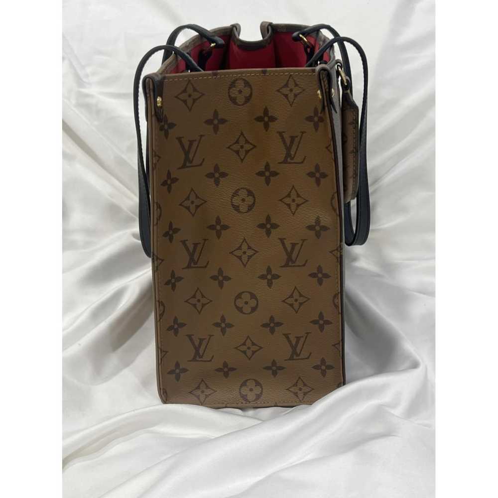 Louis Vuitton Onthego leather tote - image 12