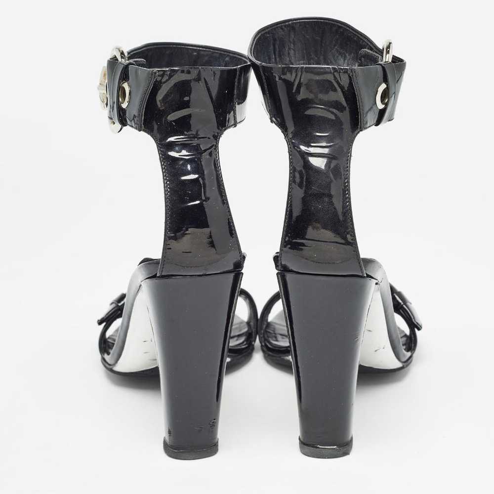 Gucci Patent leather sandal - image 4