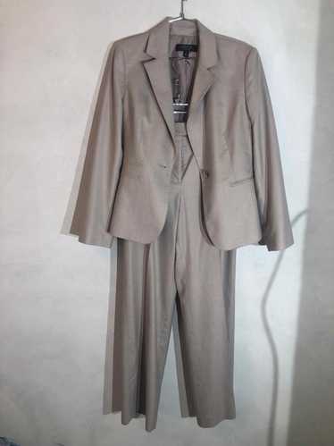 Designer kasper suit taupe pant suit Sz 6