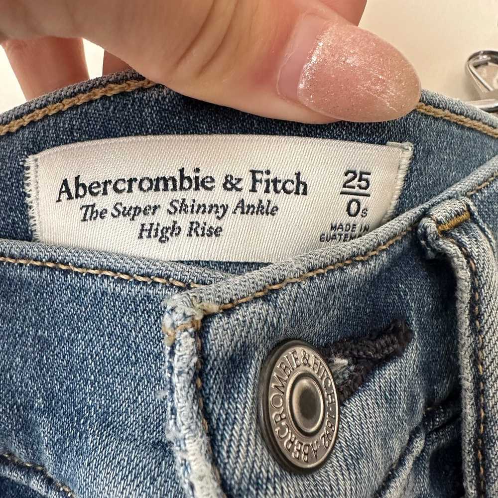 Abercrombie and Fitch jeans 25short - image 4