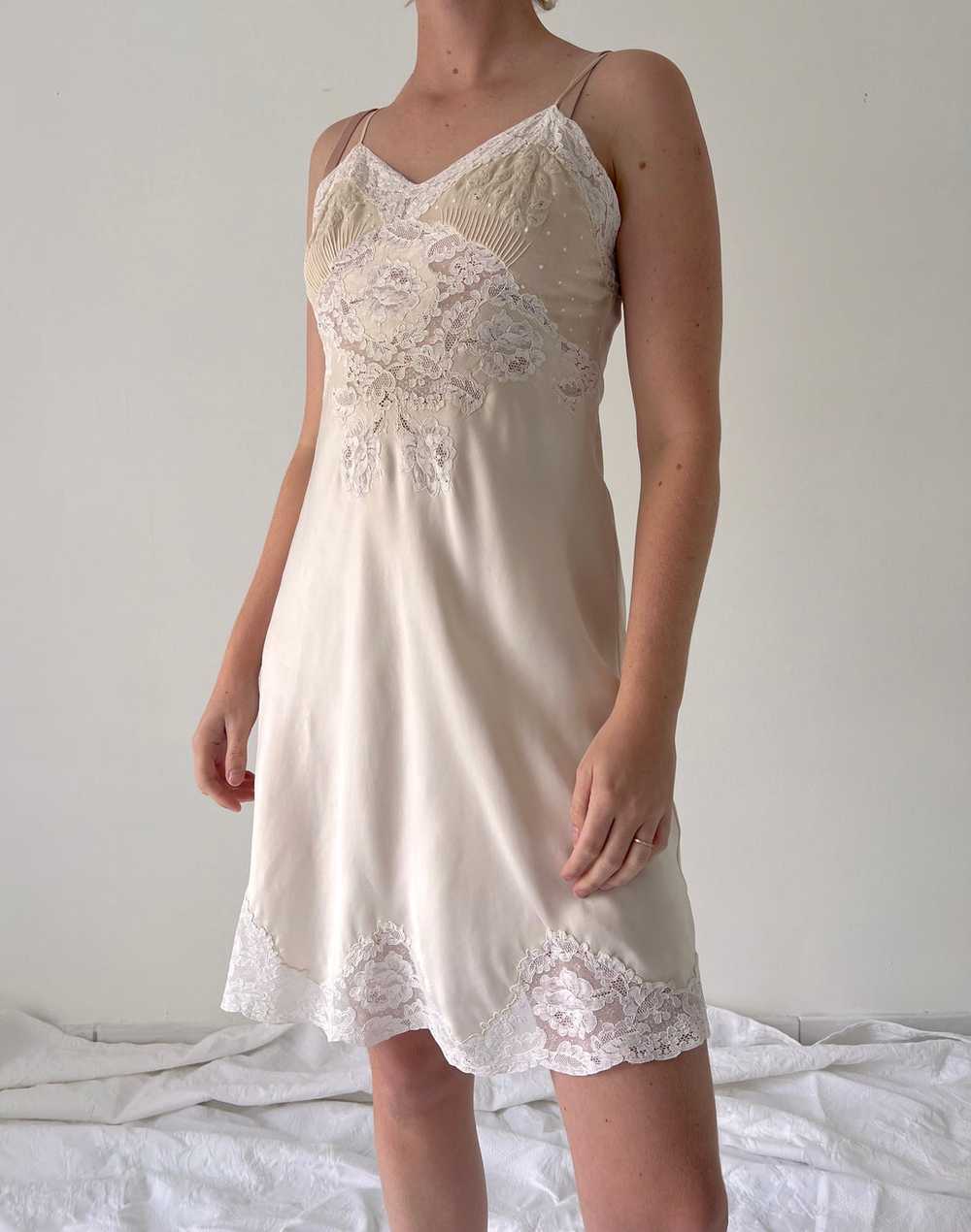 1930's Cream Silk Slip with White Lace - image 1