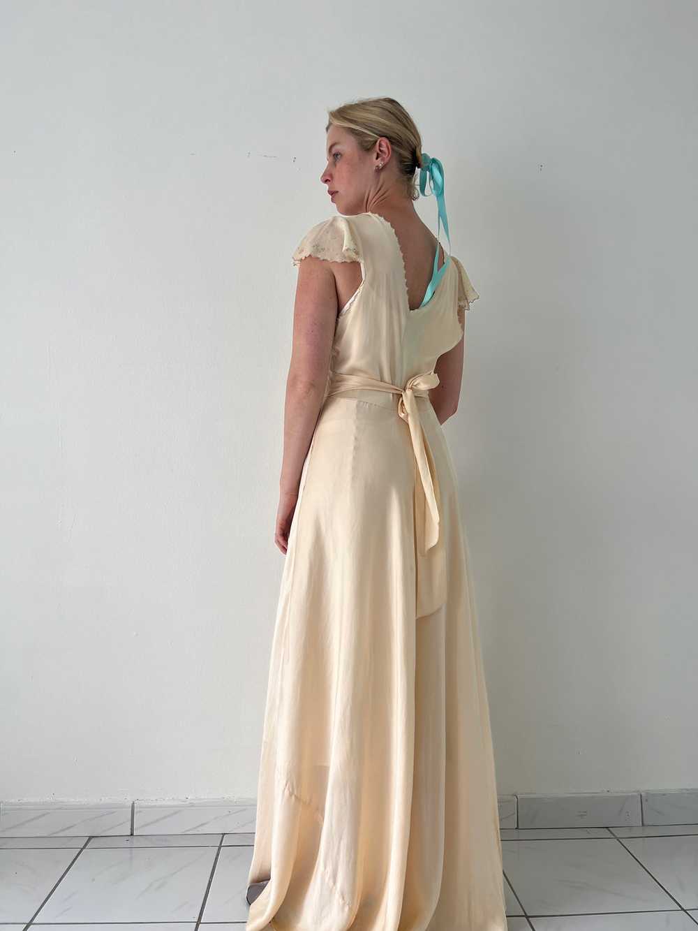 Handmade 1930's Pale Peach Slip Dress with Multic… - image 3