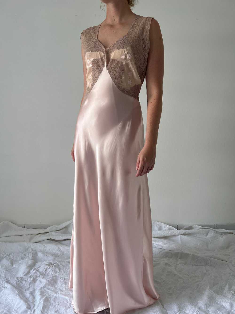 1930's Pink Silk Slip with Chiffon Bust - image 3