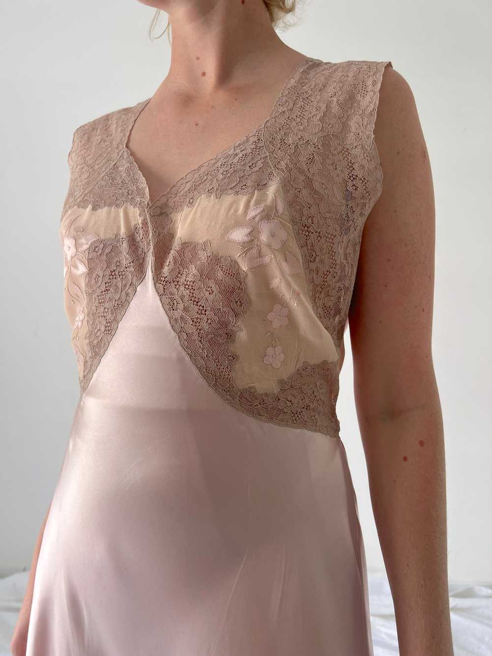 1930's Pink Silk Slip with Chiffon Bust - image 4