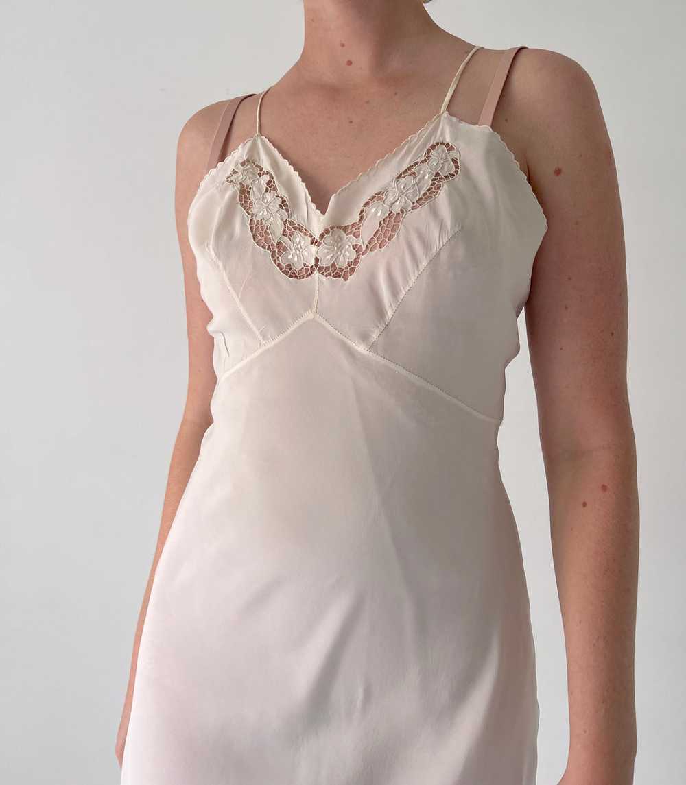 1930's White Silk Spaghetti Strap Slip with Flora… - image 1