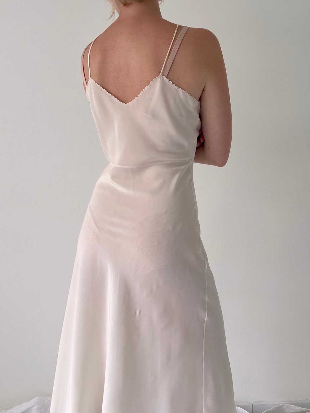 1930's White Silk Spaghetti Strap Slip with Flora… - image 4