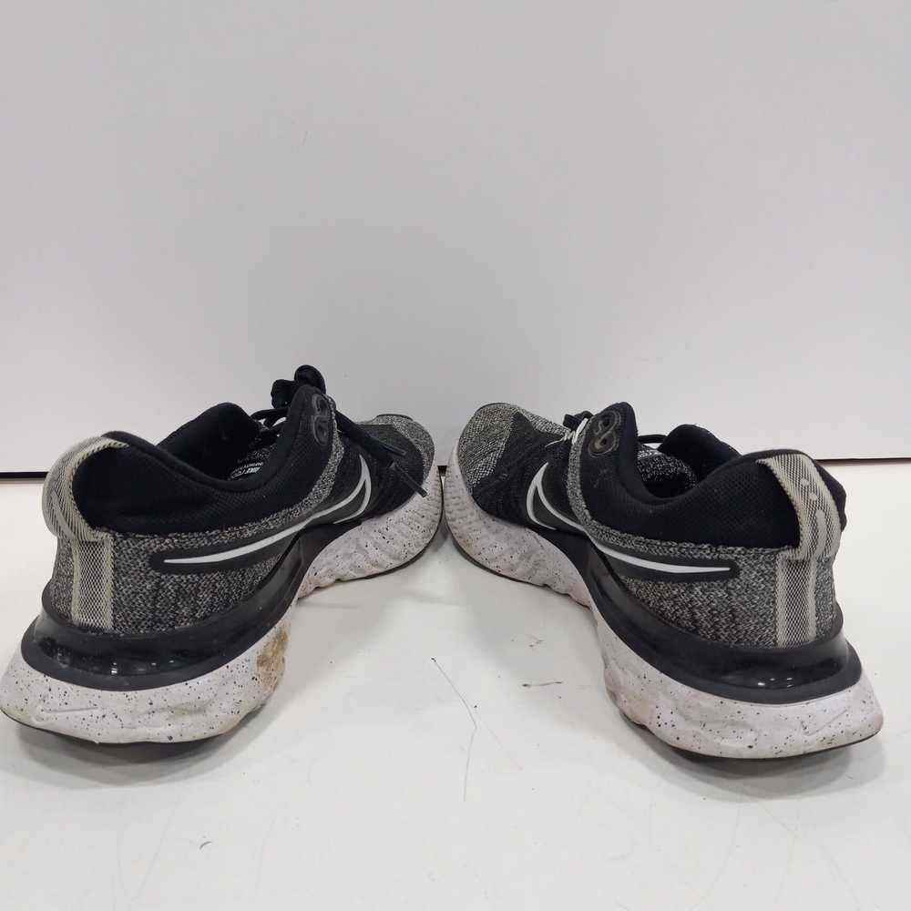 Women's Black & Gray Nike Shoes Size 9 - image 3