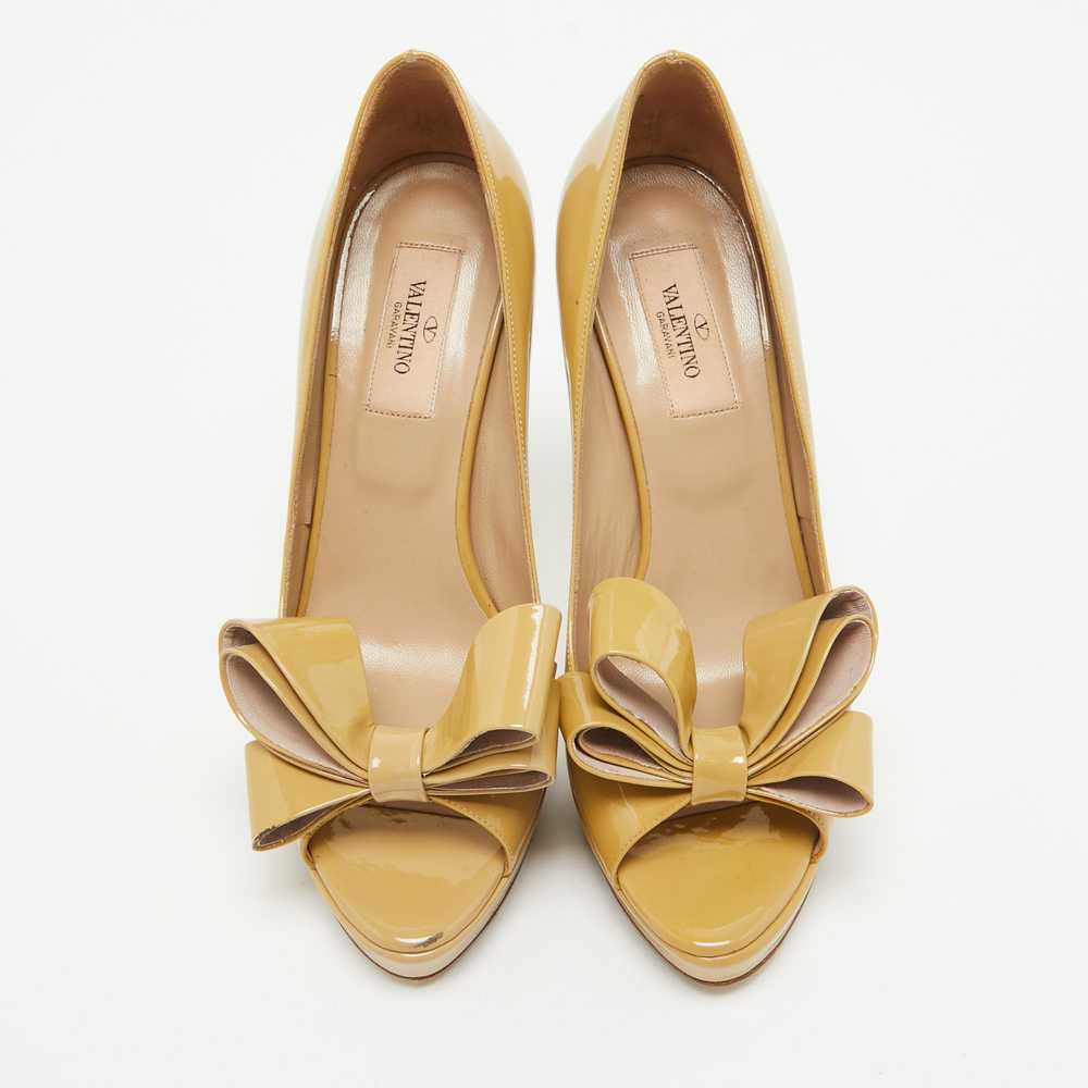 Valentino Beige Patent Leather Bow Platform Peep … - image 2