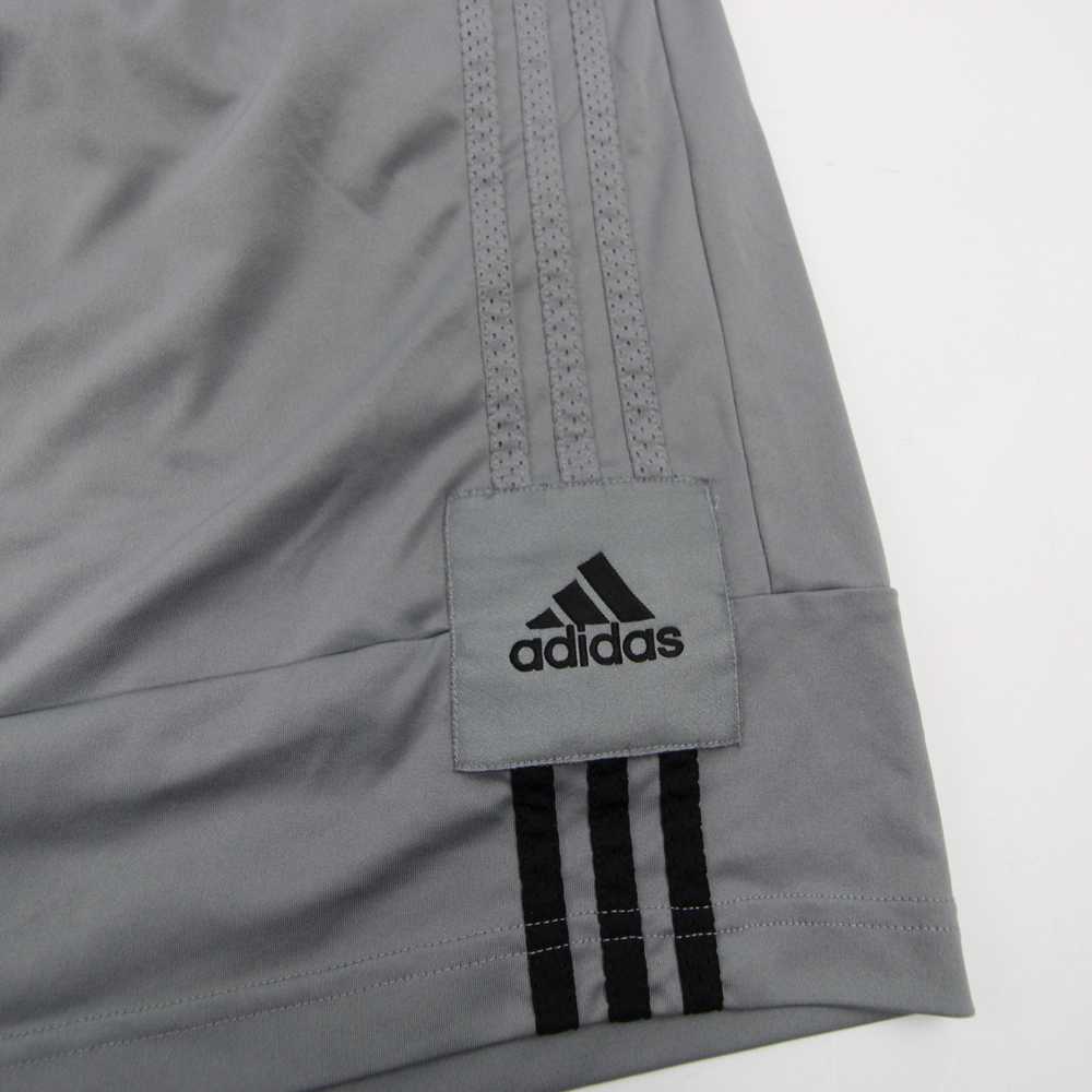 adidas Athletic Shorts Men's Gray/Black Used - image 4