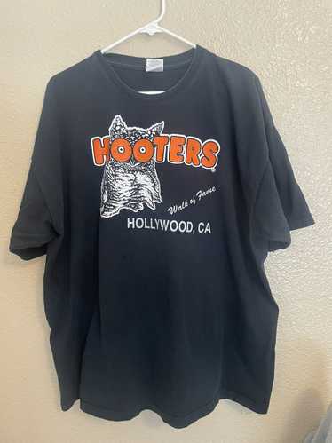 Vintage Hooters Hollywood CA walk of fame T-shirt 