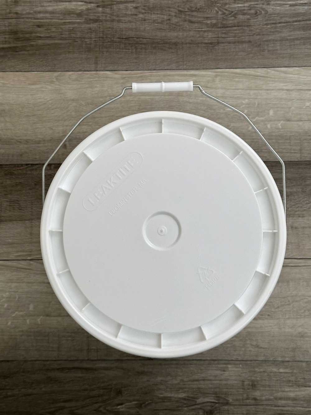 Supreme Supreme x Leaktite 5-Gallon Bucket White … - image 2