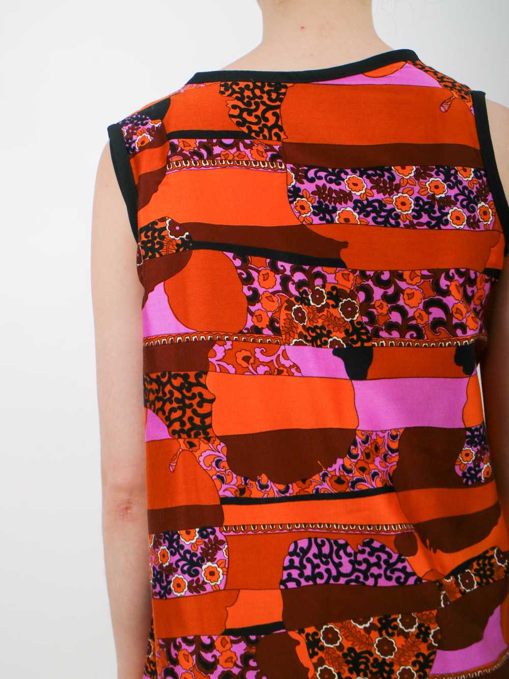 1960s Mod Orange Pink and Black Wrap Mini Dress - image 7