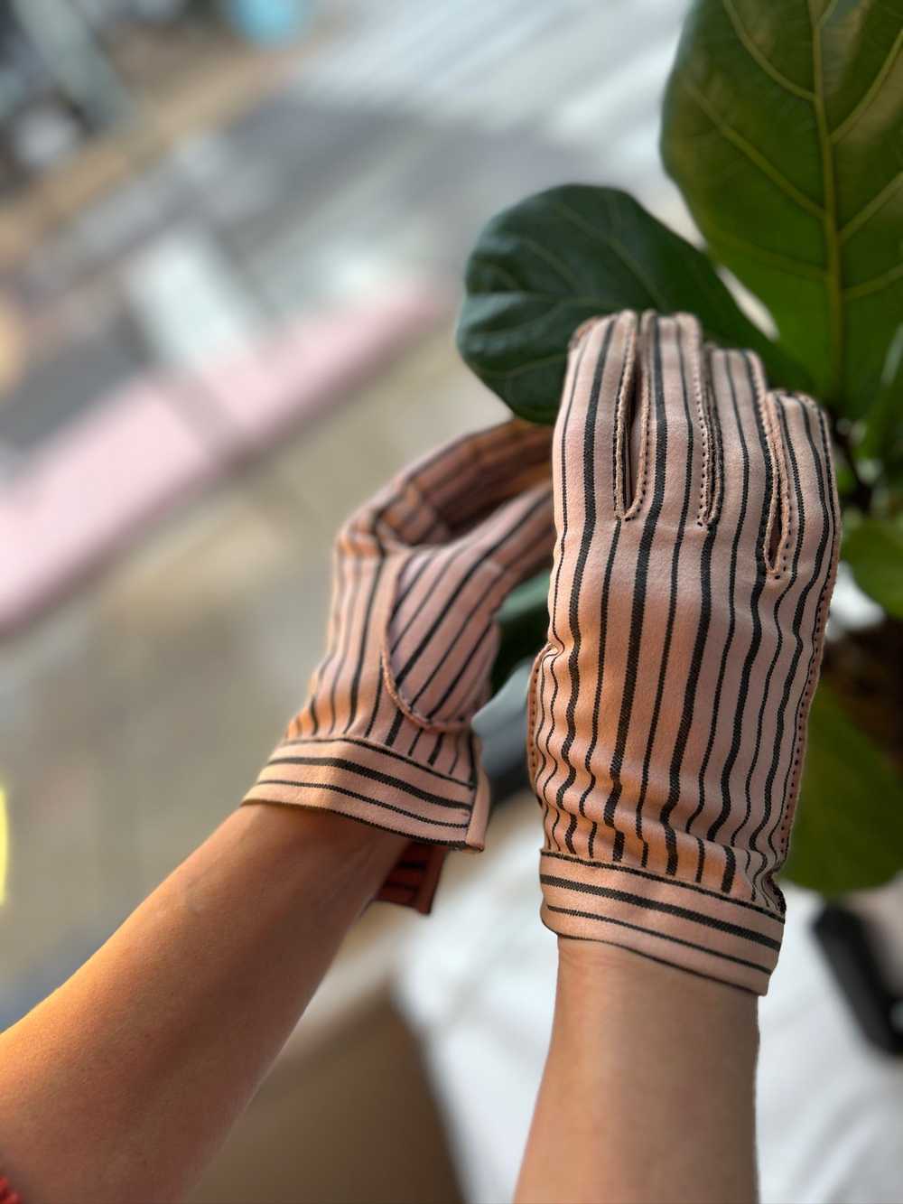 Pink & Black Hermes Gloves - image 1