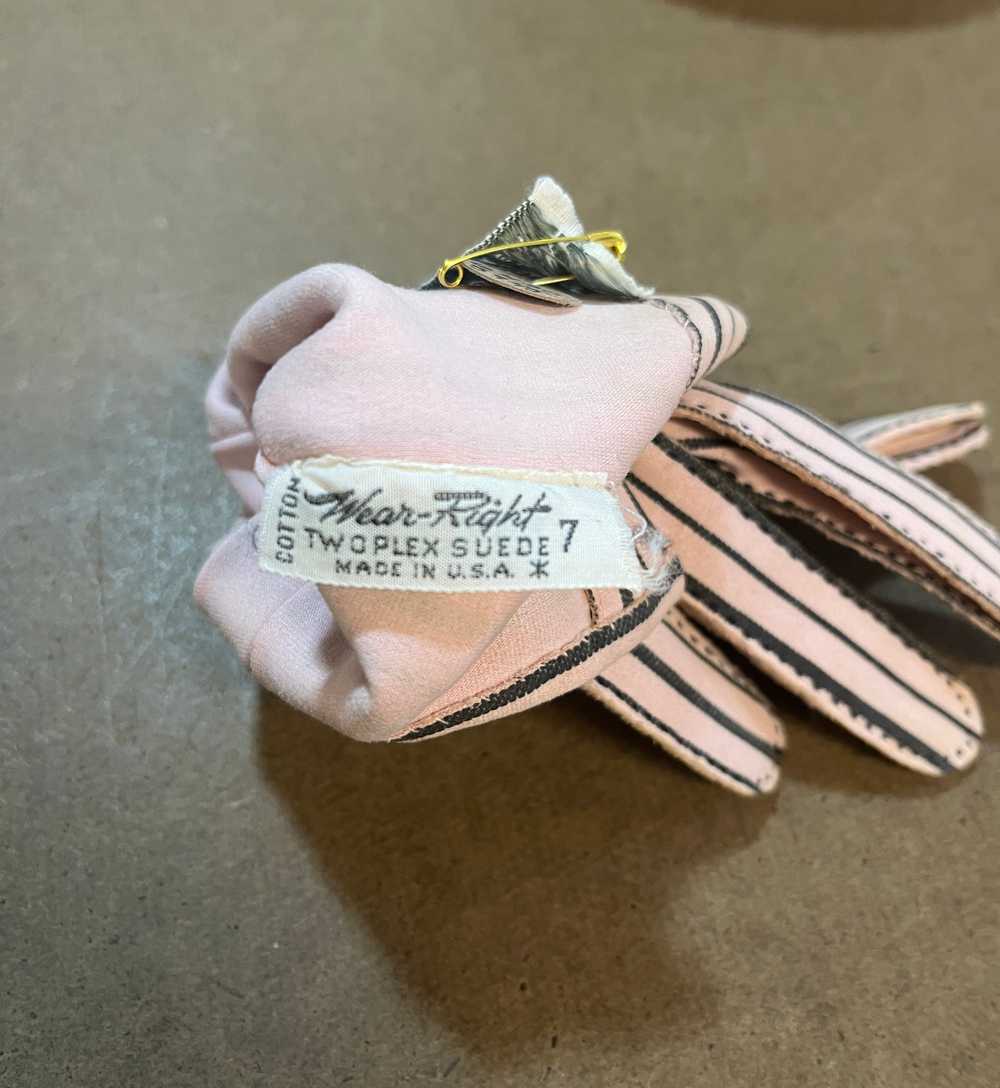 Pink & Black Hermes Gloves - image 5